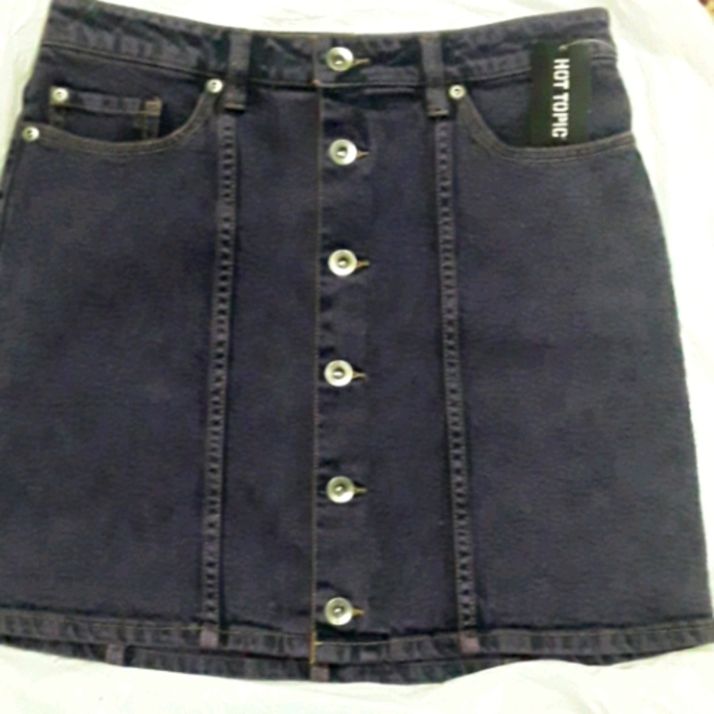 Hot topic button up skirt